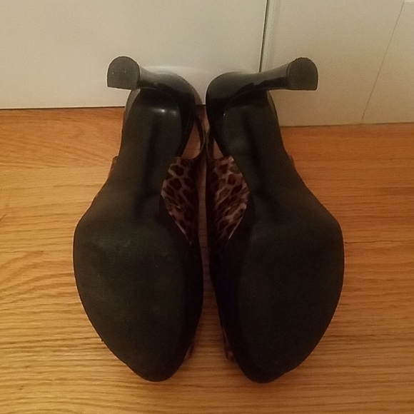 GUESS leopard patent leather peep toe heels - Picture 6 of 6